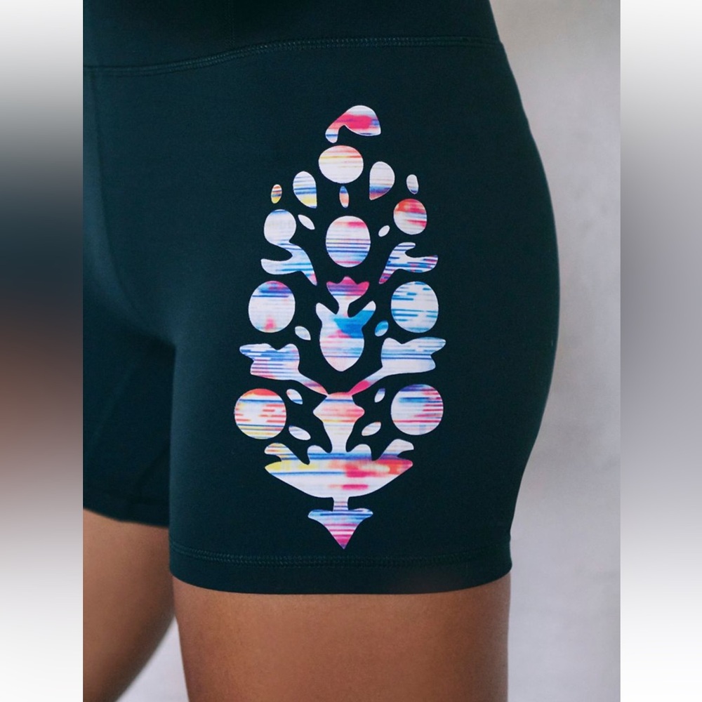 SOLD!!!  SOLD!!  FREE PEOPLE MOVEMENT LOGO NEVER BETTER BIKE SHORTS  NWT sz S